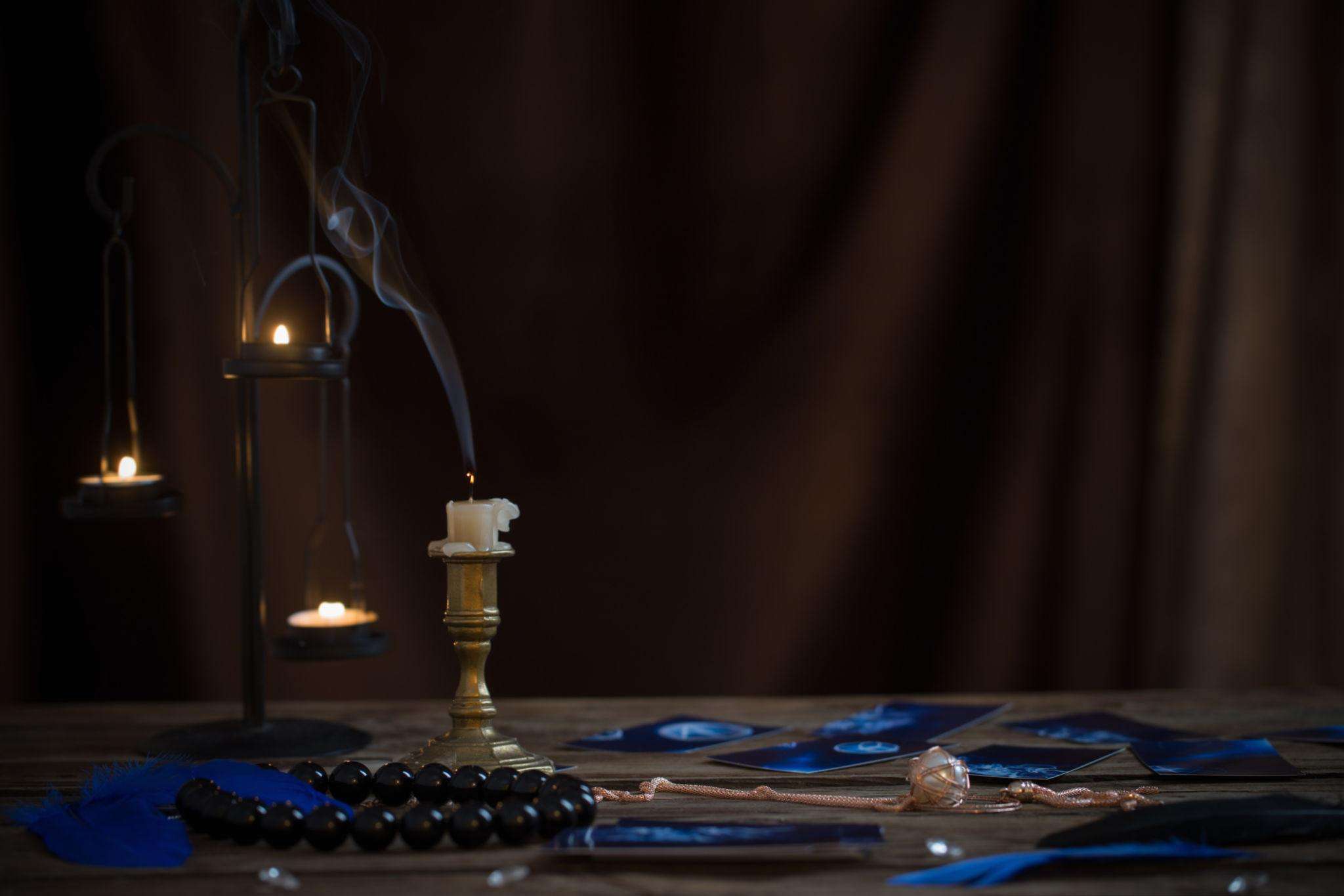 PSYCHIC READER